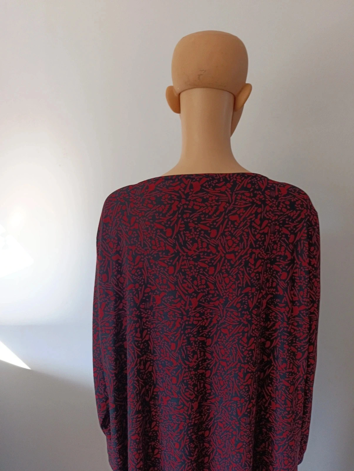 Vestido Inextenso 3XL preto e bordeaux estampado - Mangas compridas - Corte fluido tamanho grande – photo 10